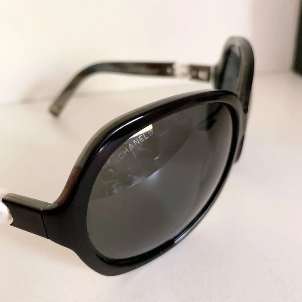 Chanel round tortoise shell Pearl sunglasses
